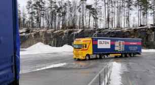 Entfaltungs- und Entstapelsysteme für Kisten, geliefert in Finnland